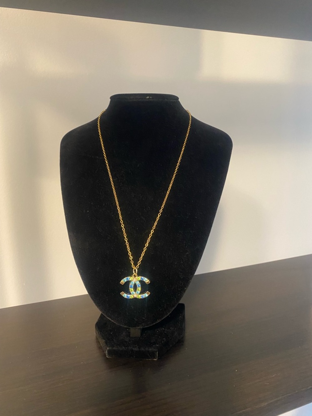 CHANEL Gold-Tone Necklace with unbranded Pendant